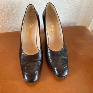 Chanel Vintage Black Leather Pumps